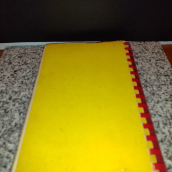 The Famous Chef Cook Book By JAMES A. McKNIGHT. 1956. Second Edition. - Picture 2 of 7